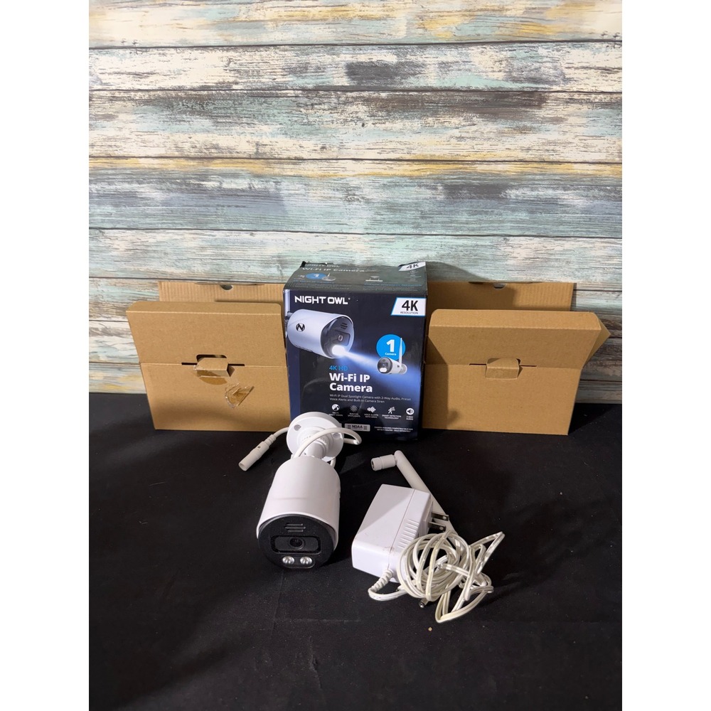 Night Owl Wi-Fi IP Camera 4K White Excellent WM-CAM-WNP8LBU Spotlight Siren